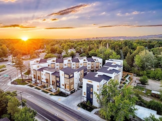 2044 S Mackinnon Ln, Boise, ID 83706