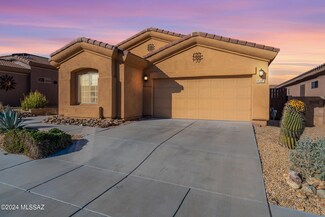 107 E Calle de La Semilla, Green Valley, AZ 85614