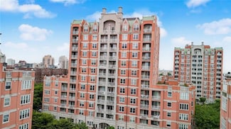 60 Oceana Dr W Unit 4I, Brooklyn, NY 11235