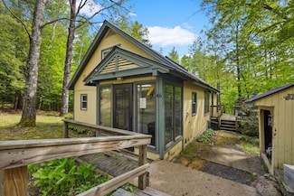 46 Crestwood Dr, North Conway, NH 03860
