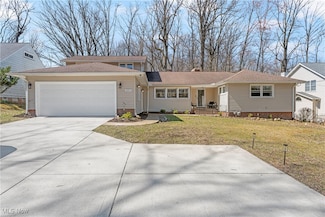 6014 Crossview Rd, Seven Hills, OH 44131