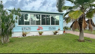 11 SE Casa Rio Rd, Port St. Lucie, FL 34952