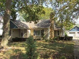 9616 Main St, Hebron, IL 60034