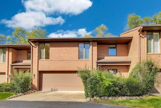 300 Boardwalk Place Unit T300, Park Ridge, IL 60068