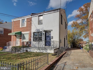 5424 C St SE, Washington, DC 20019