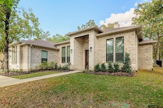126 Saint Andrews Dr, Mabank, TX 75156