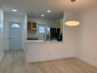 4700 NW 35th St Unit 602, Lauderdale Lakes, FL 33319