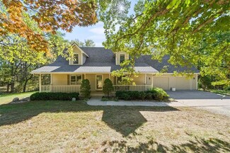 4801 NE 160th St, Smithville, MO 64089