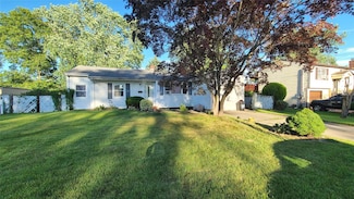 85 Claywood Dr, Brentwood, NY 11717