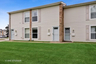 1968 Huntington Blvd, Hoffman Estates, IL 60169