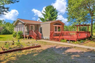 W5672 10th St E, Necedah, WI 54646