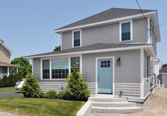 74 Samoset Ave, Hull, MA 02045