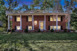 801 S Plum St, Newton, KS 67114
