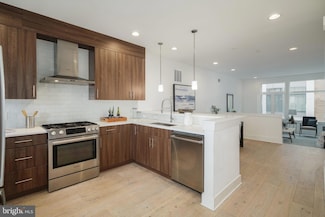 702 12 N Front St Unit 10, Philadelphia, PA 19123