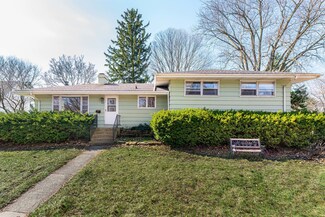 100 Warren Place, Dekalb, IL 60115