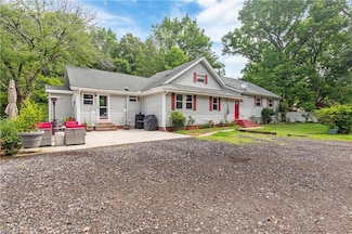 891 Bells Mill Rd, Chesapeake, VA 23322