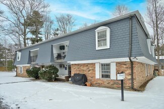 125 Kennedy Dr Unit 40, South Burlington, VT 05403