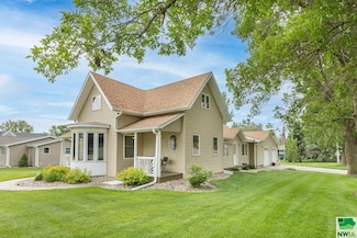 420 W 3rd St, Ponca, NE 68770