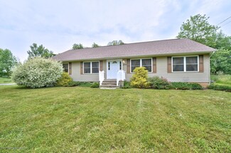 274 Trenton Lakewood Rd, Cream Ridge, NJ 08514