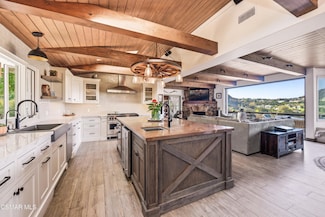 356 E Carlisle Rd, Thousand Oaks, CA 91361