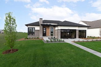 2307 N Sagebrush St, Wichita, KS 67230
