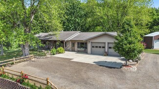 8495 E Eureka Rd, Eau Claire, MI 49111