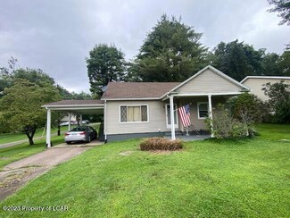 404 Carverton Rd, Wyoming, PA 18644