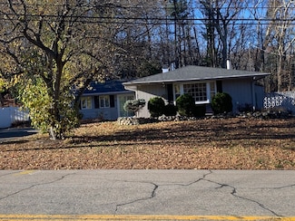 14 Eisenhower Rd, Framingham, MA 01701