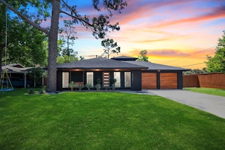 8537 Panatella Dr, Houston, TX 77055