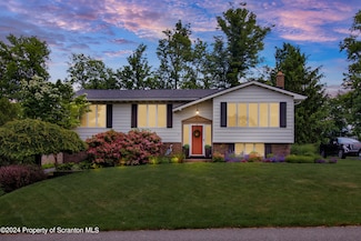 432 Dogwood Dr, South Abington Township, PA 18411