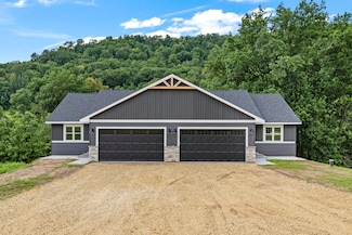 S1546 Shawnee Dr Unit B, Alma, WI 54610