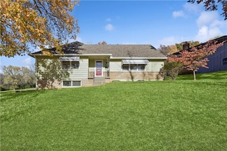 8902 E 52nd St, Kansas City, MO 64133