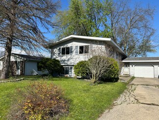 1517 Charlotte St, Wilmington, IL 60481