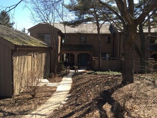 305 Shoreline Rd, Lake Barrington, IL 60010
