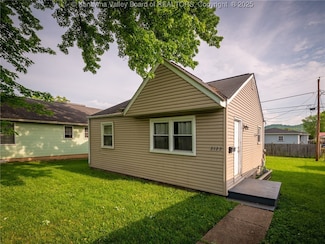 2122 Adams Ave, Saint Albans, WV 25177