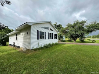 2711 Michigan 94, Chatham, MI 49816