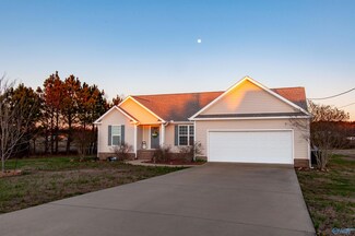 15 Grant Ln, Gadsden, AL 35903