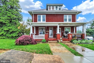 318 S Wilson Ct, Yoe, PA 17313
