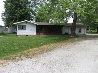 206 Winding Dr, Alexandria, IN 46001