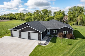 4008 Meridian Dr, Bismarck, ND 58504