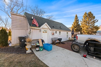 208 Clark St, Pewaukee, WI 53072