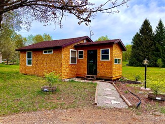 17055 State St, Copemish, MI 49625