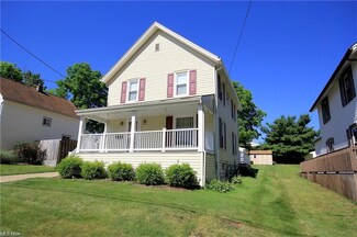 26 Walnut Ct, Mogadore, OH 44260