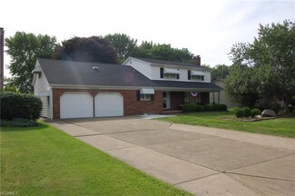 512 Cynthia Dr, Campbell, OH 44405
