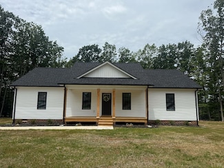 9807 Old Courthouse Rd, Appomattox, VA 24522