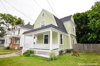948 Douglas St NW, Grand Rapids, MI 49504