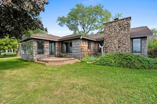 N9613 Bay Shore Ln, Luxemburg, WI 54217