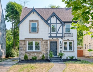 2211 Jackson Blvd, Cleveland Heights, OH 44118