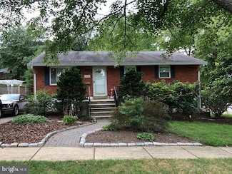 4812 Creek Shore Dr, Rockville, MD 20852
