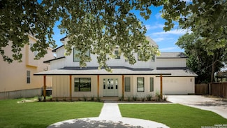 772 Lakebreeze Dr, Canyon Lake, TX 78133